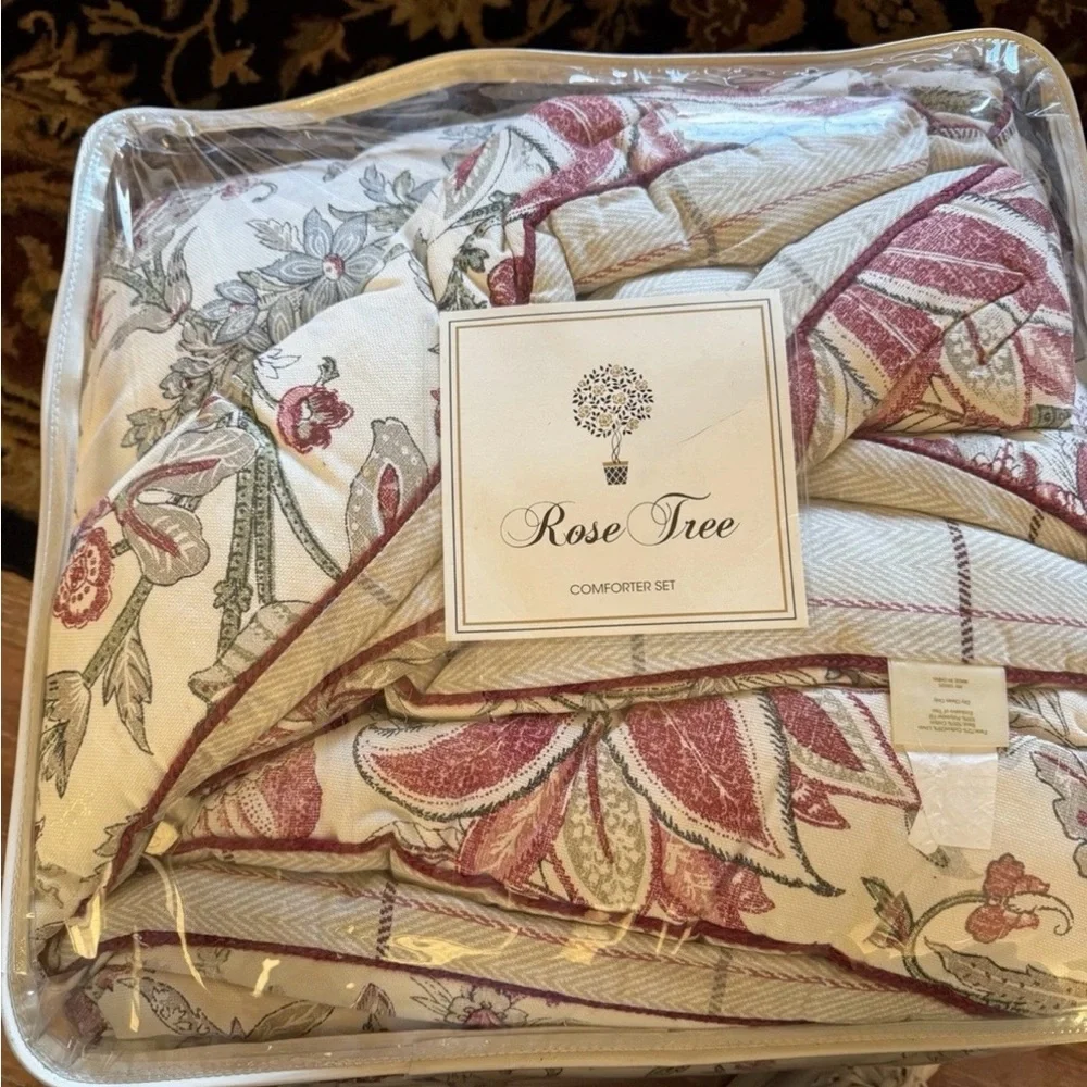 Rose Tree Floral Comforter Set with Red and Pink Accents